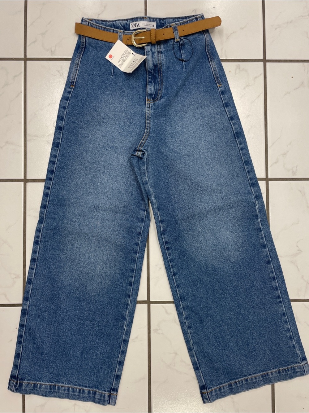 NWT Zara Women’s High Rise Wide-Leg Blue Denim Jeans with Tan Belt Size US 2